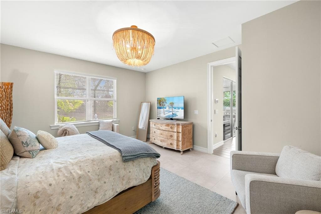 14546 Tropical DR-14