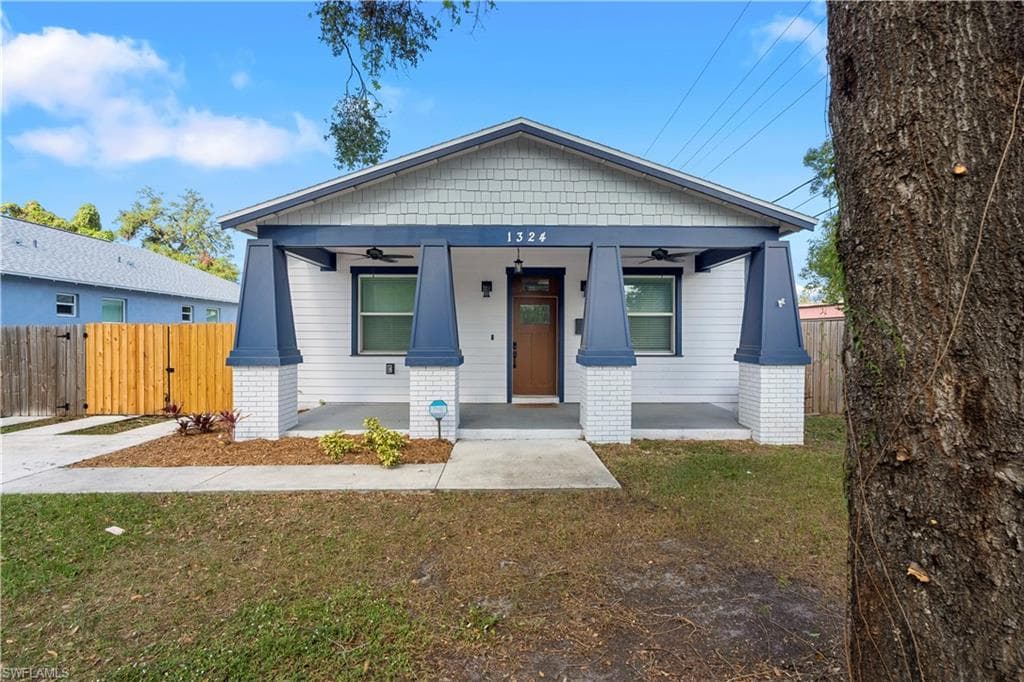 1324 Giddens AVE-1