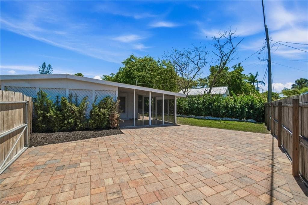 2300 Estey AVE-26