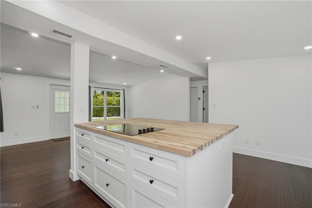 2300 Estey AVE-11