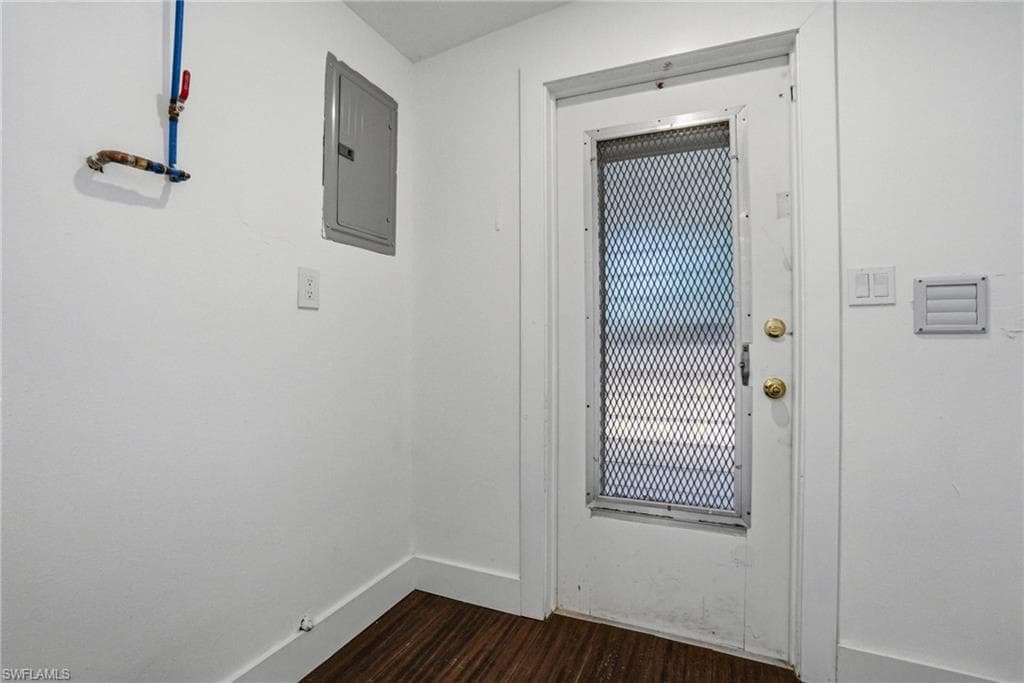 2300 Estey AVE-21