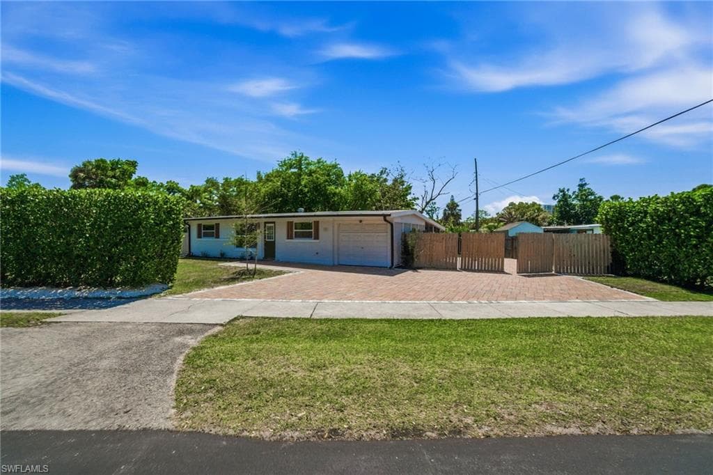 2300 Estey AVE-27