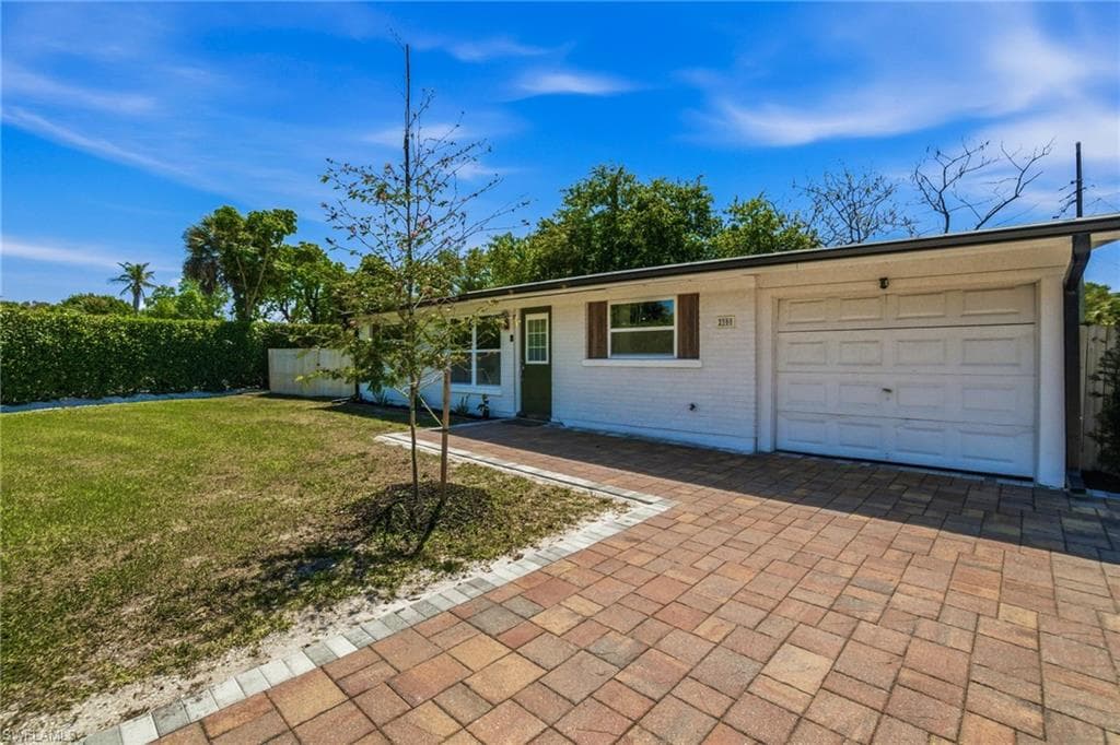 2300 Estey AVE-3