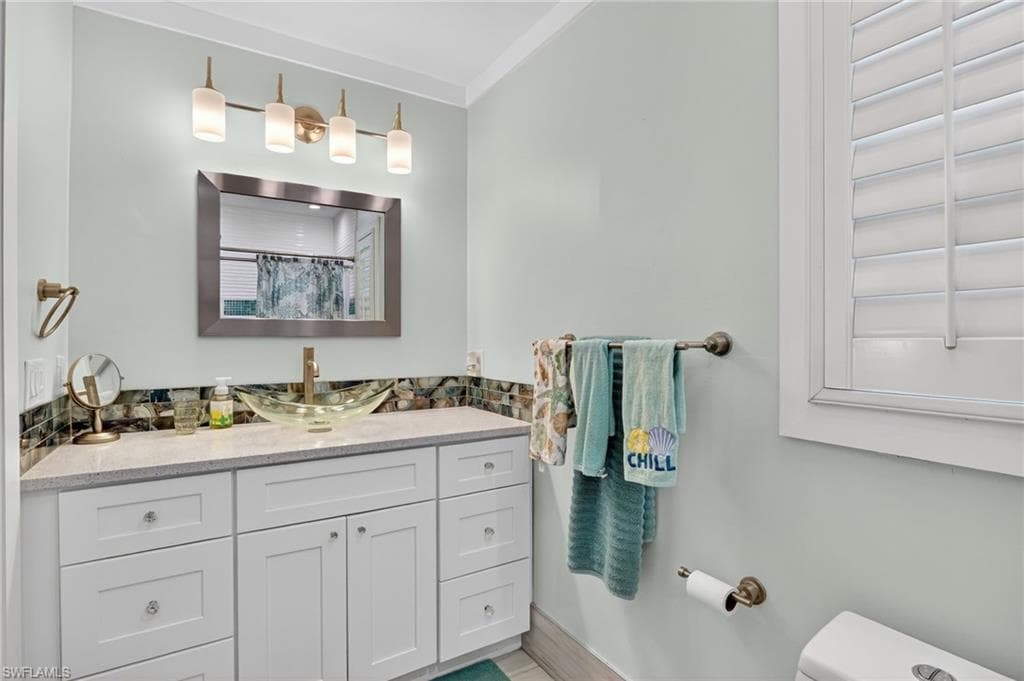 2424 Longboat DR-26