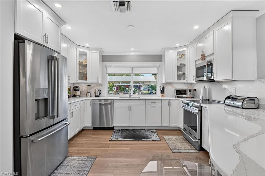 2424 Longboat DR-8