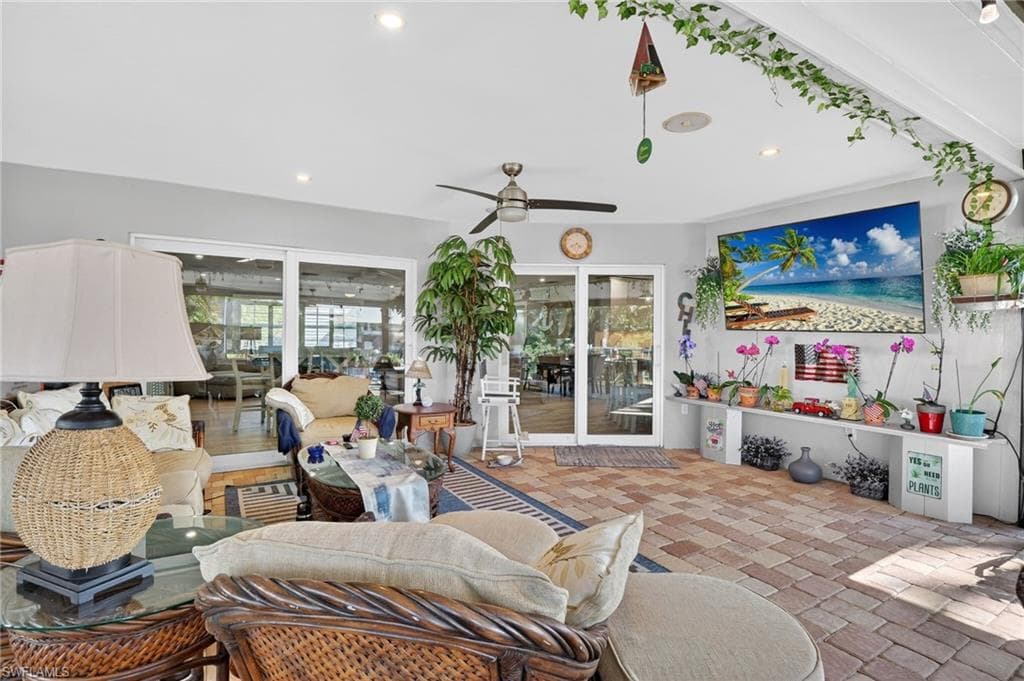 2424 Longboat DR-17