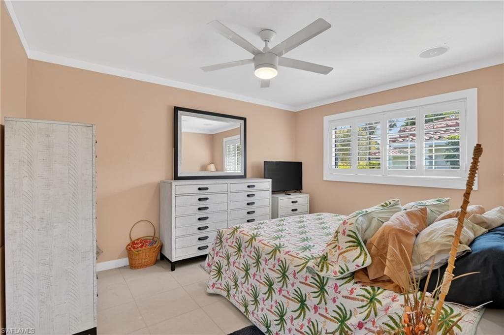 2424 Longboat DR-30