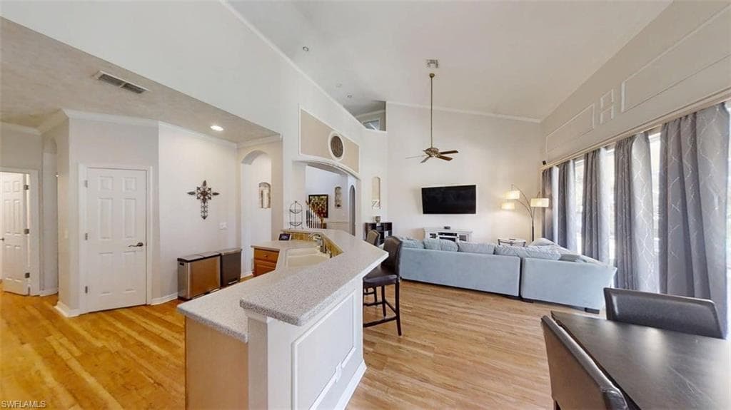 138 Burnt Pine DR-2