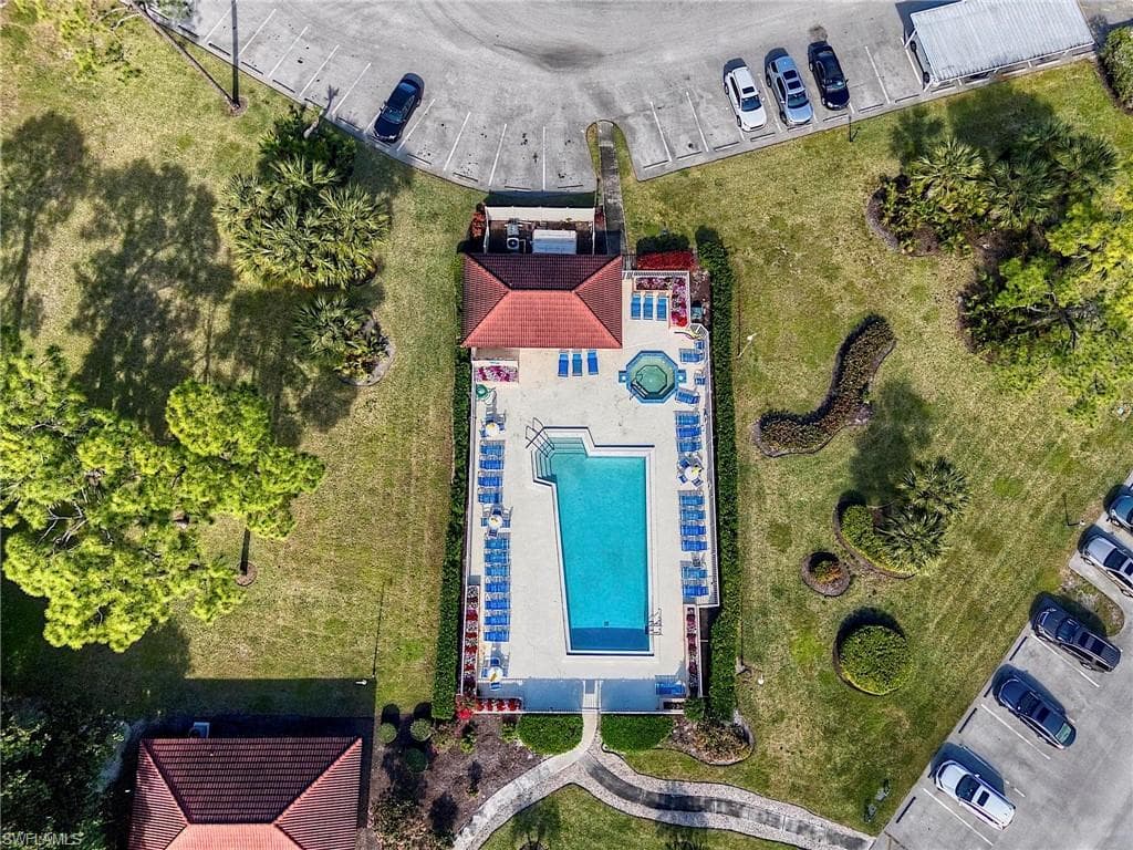 1001 Foxfire LN 307-20