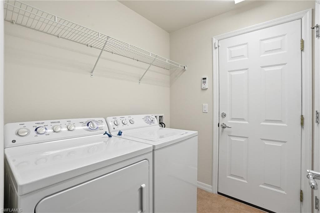 2457 Sutherland CT-20
