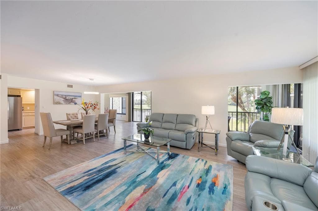 425 Wildwood LN-5