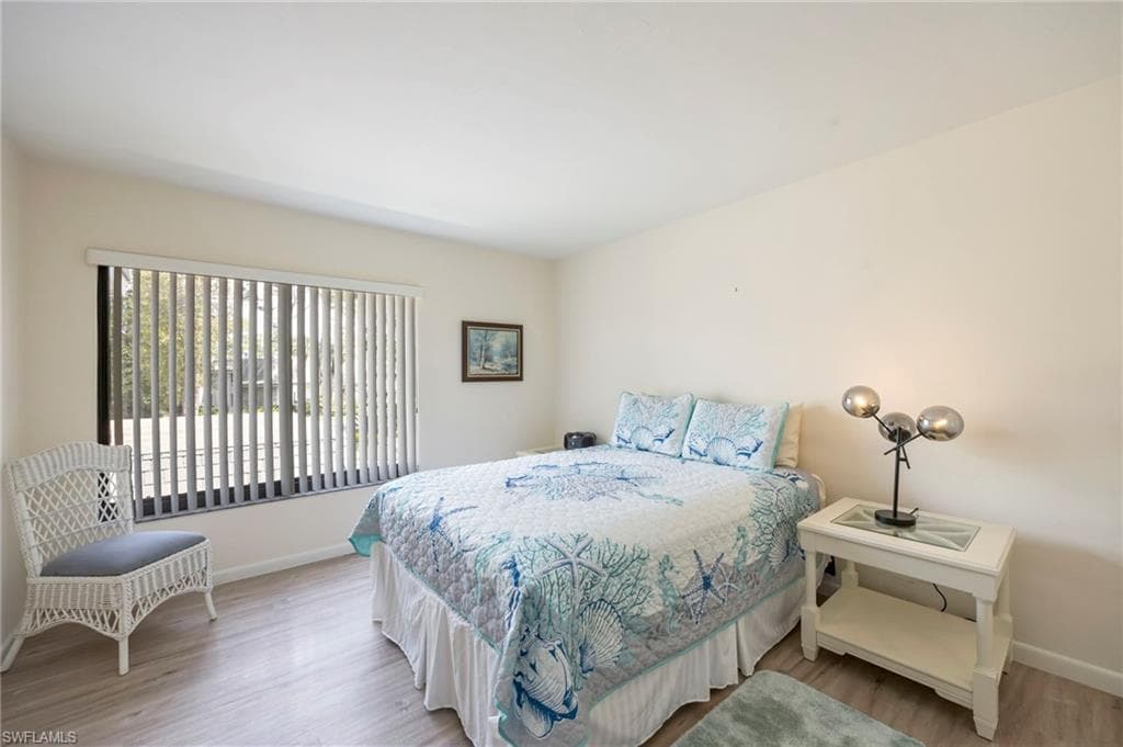 425 Wildwood LN-14