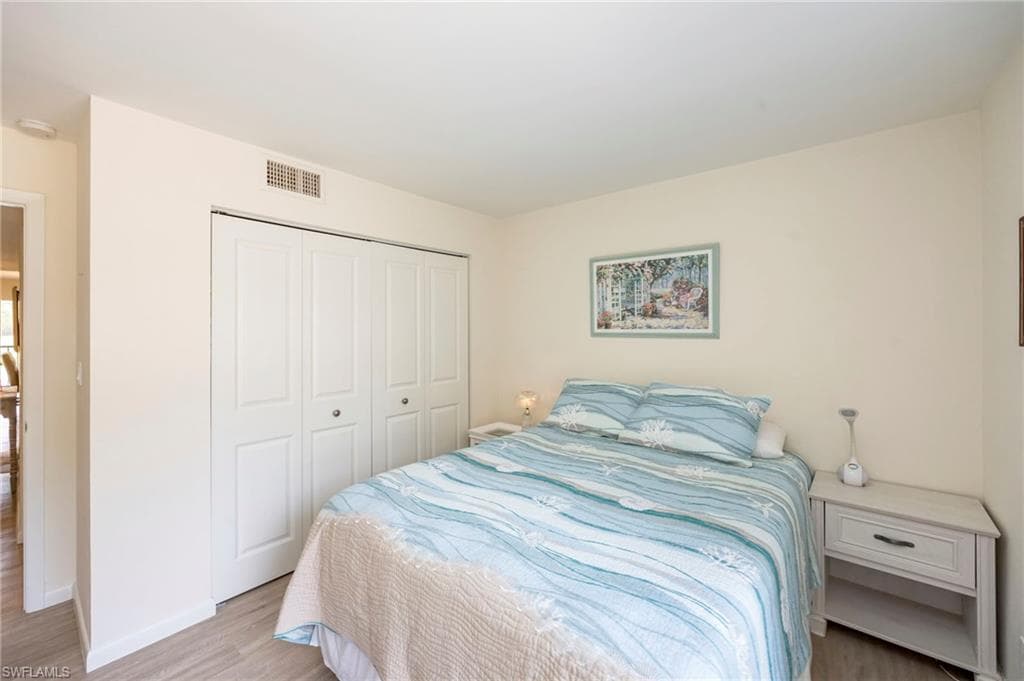 425 Wildwood LN-18