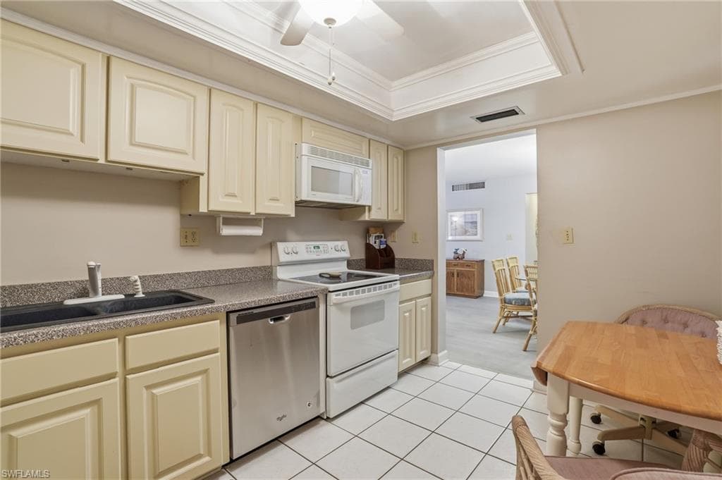 7146 Estero BLVD PH14-8