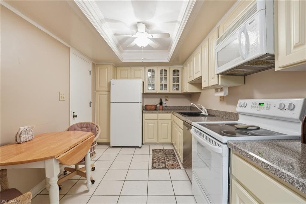 7146 Estero BLVD PH14-9