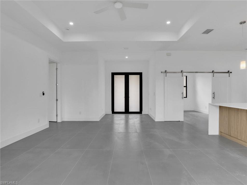 11161 Carnegie AVE-6