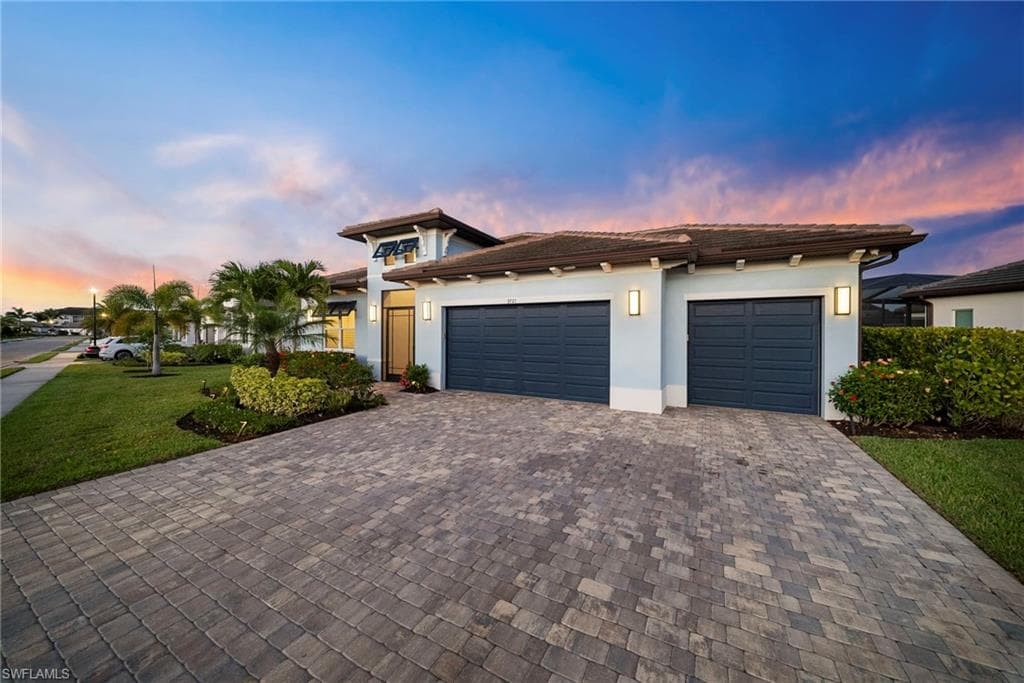 3721 Sapphire Cove CIR-16