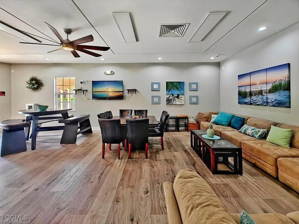 1141 Van Loon Commons CIR 102-12