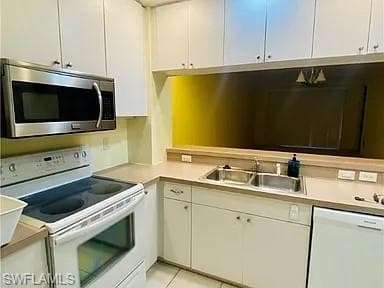1141 Van Loon Commons CIR 102-2