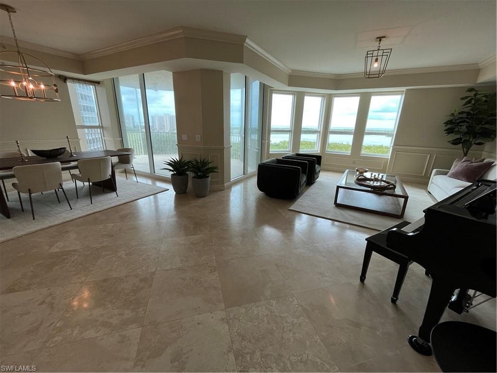 285 Grande WAY 701-2
