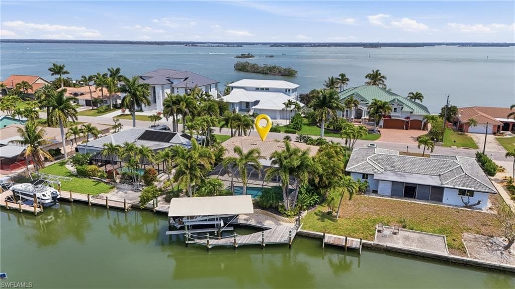 20 Bayview BLVD-31