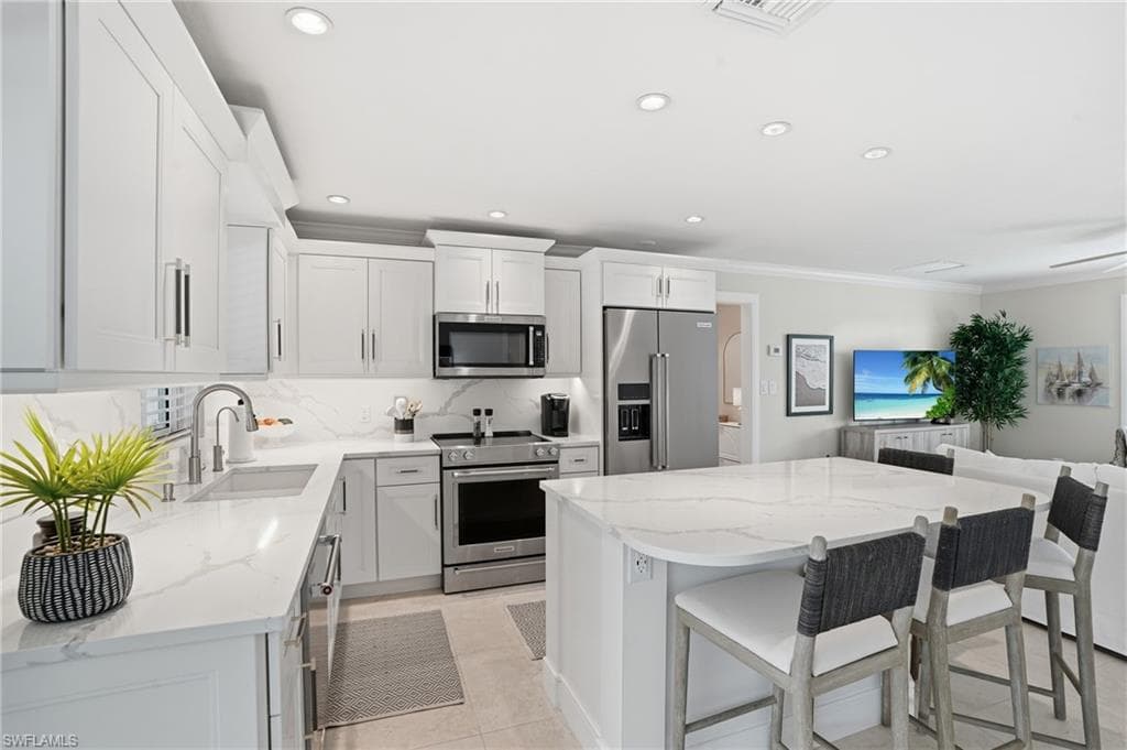 20 Bayview BLVD-8