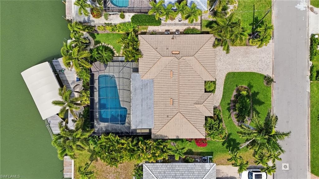 20 Bayview BLVD-29