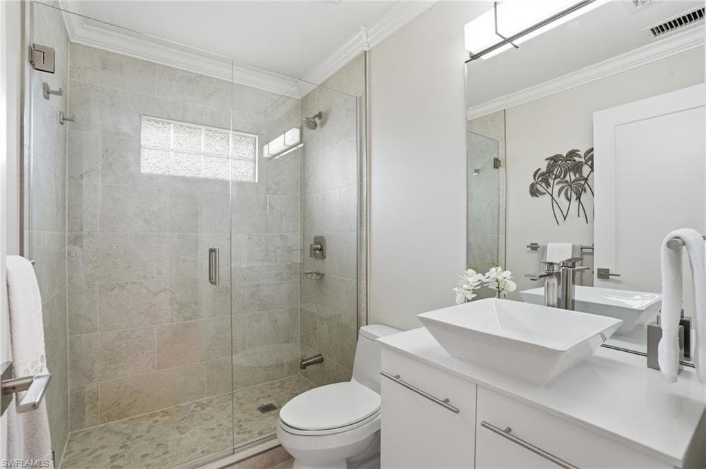 20 Bayview BLVD-17