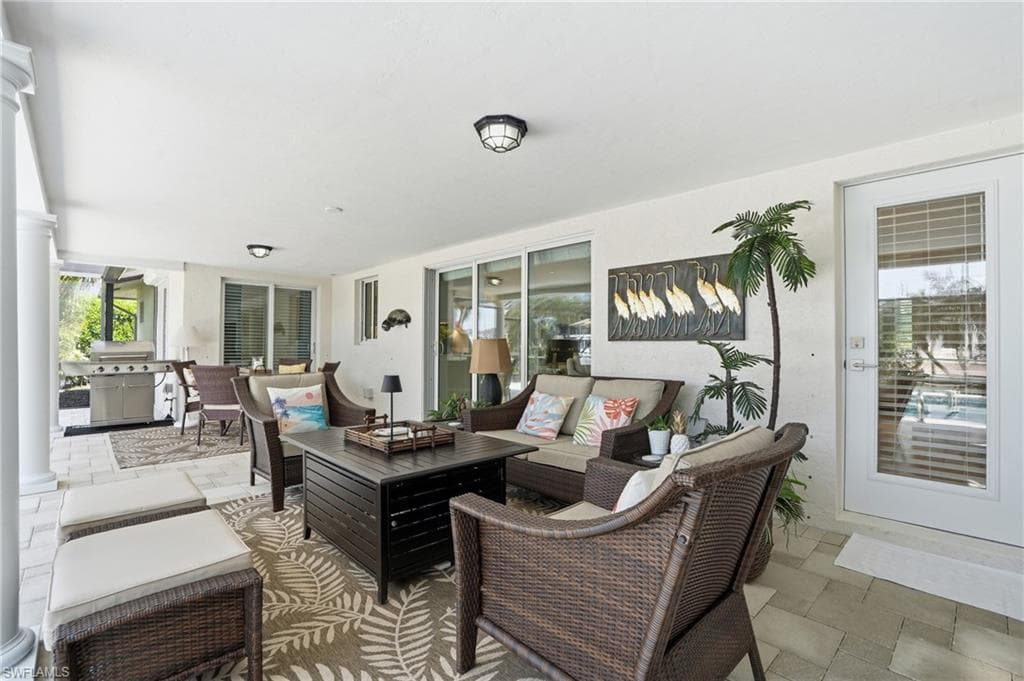 20 Bayview BLVD-24