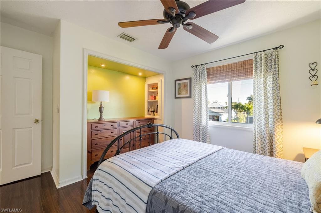 4730 Pembrooke LN-16