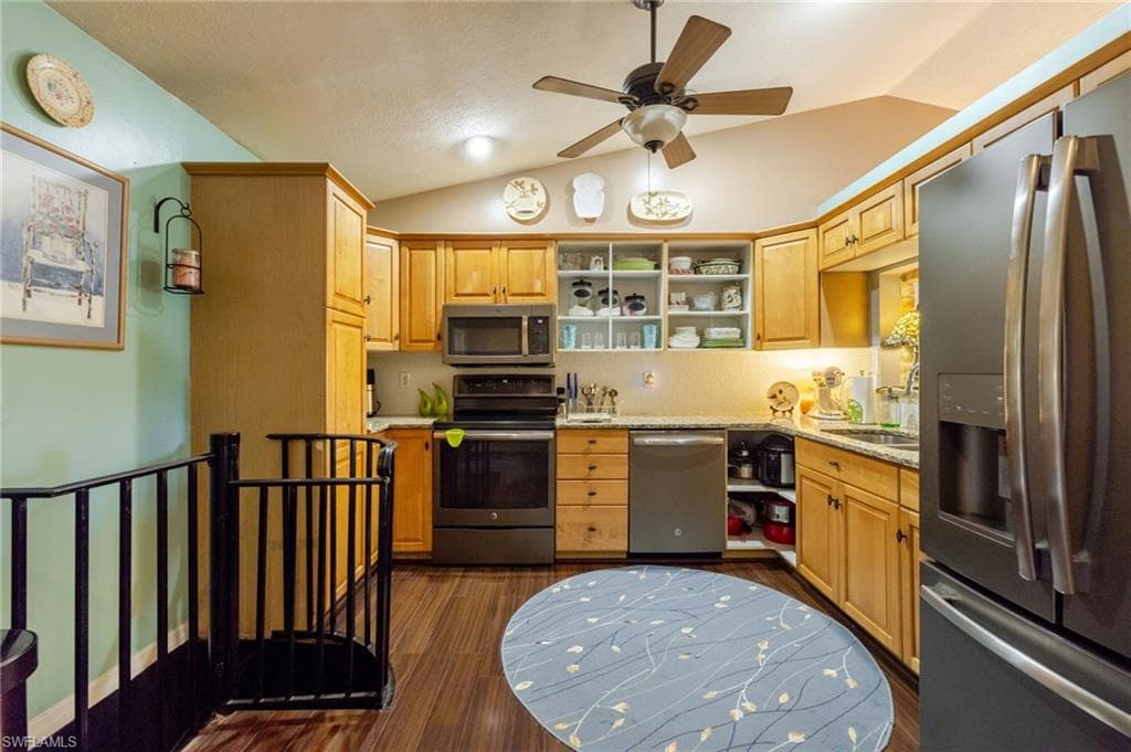 4730 Pembrooke LN-6