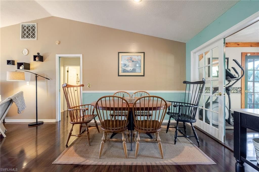 4730 Pembrooke LN-9