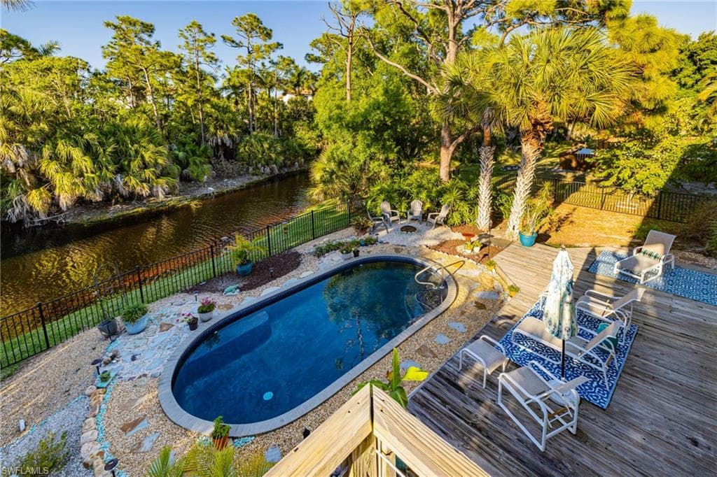 4730 Pembrooke LN-36