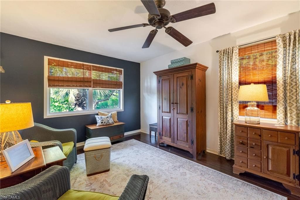 4730 Pembrooke LN-24