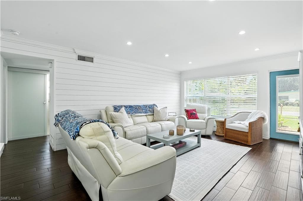 1063 22nd AVE N-5