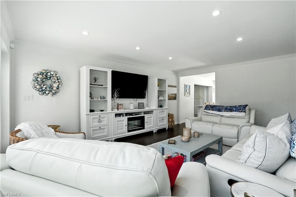 1063 22nd AVE N-4