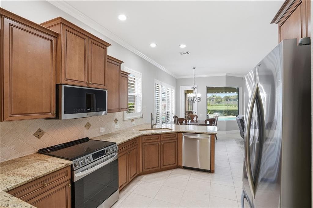 6039 Fairway CT-11