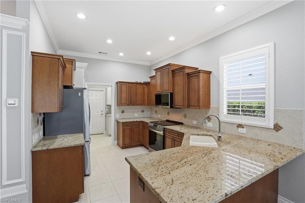 6039 Fairway CT-9