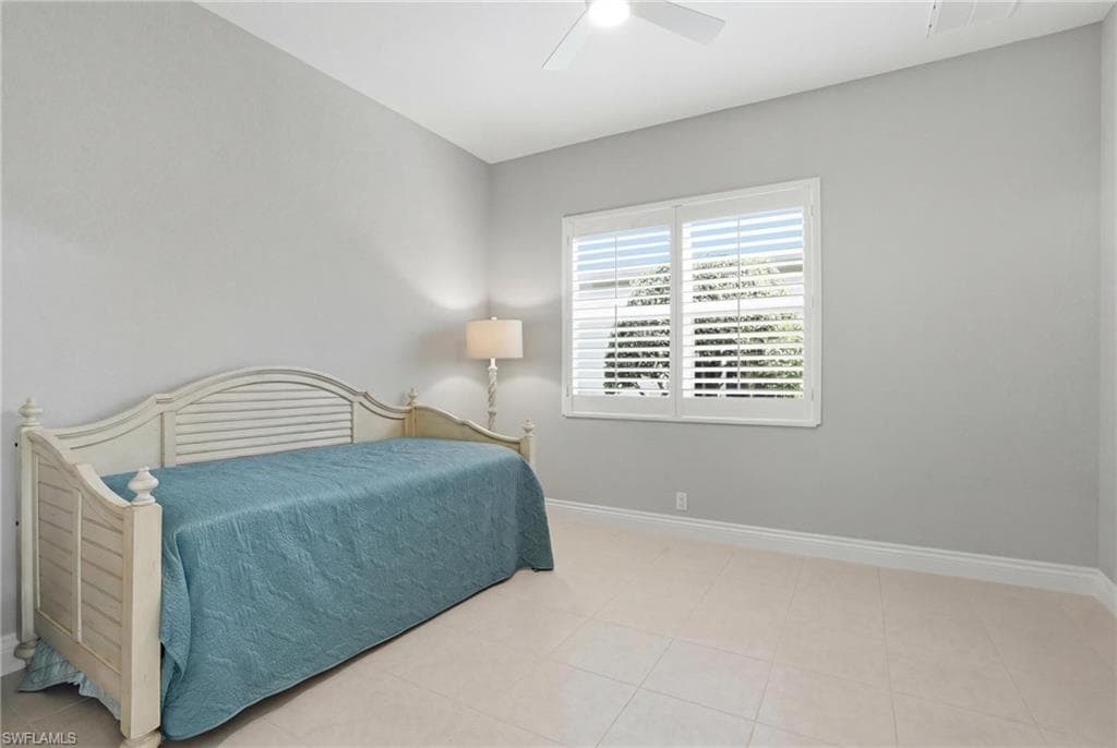 6039 Fairway CT-18
