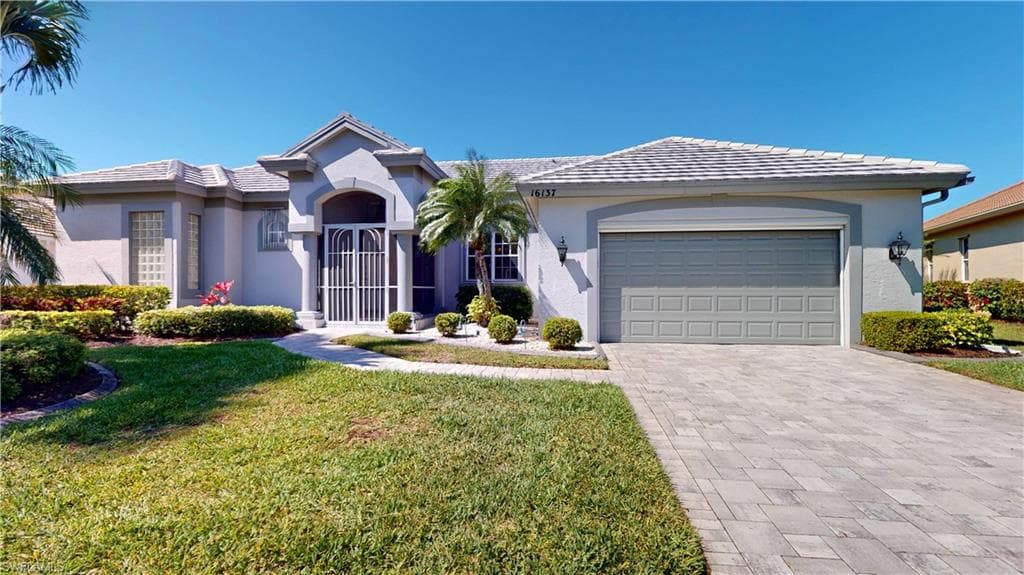16137 Edgemont DR-38