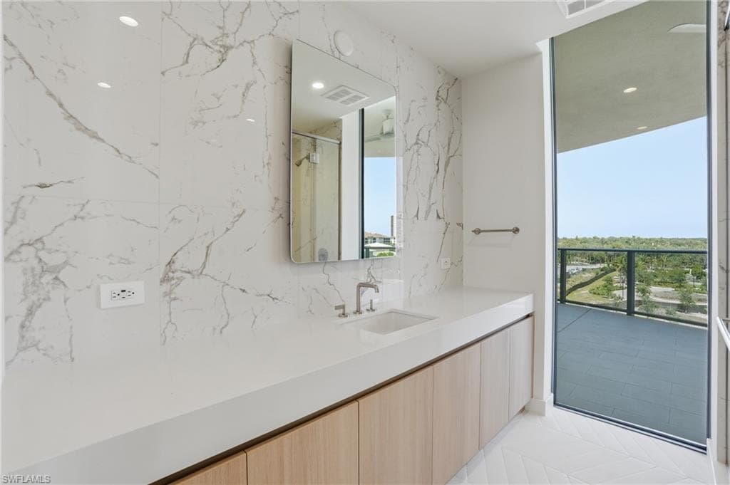 5100 Seagrass BLVD 306-39