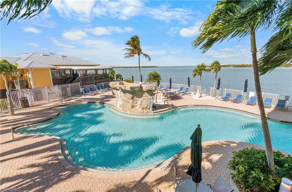 8771 Estero BLVD 907-28