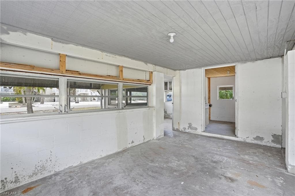 123 Andre Mar DR-25