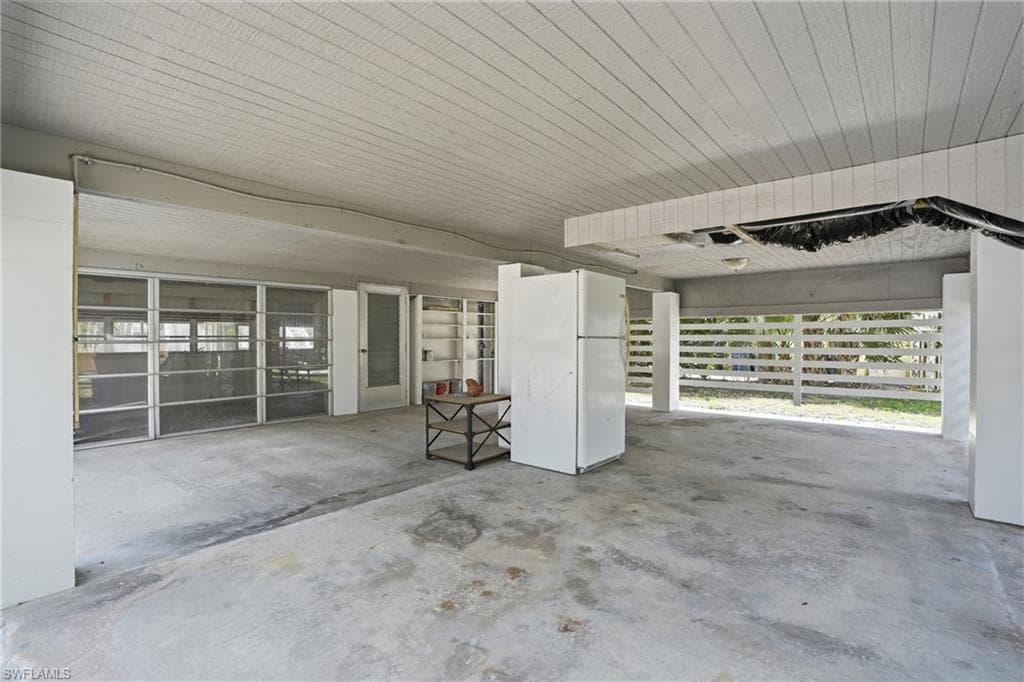 123 Andre Mar DR-23