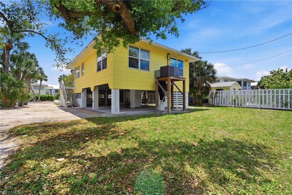 123 Andre Mar DR-18