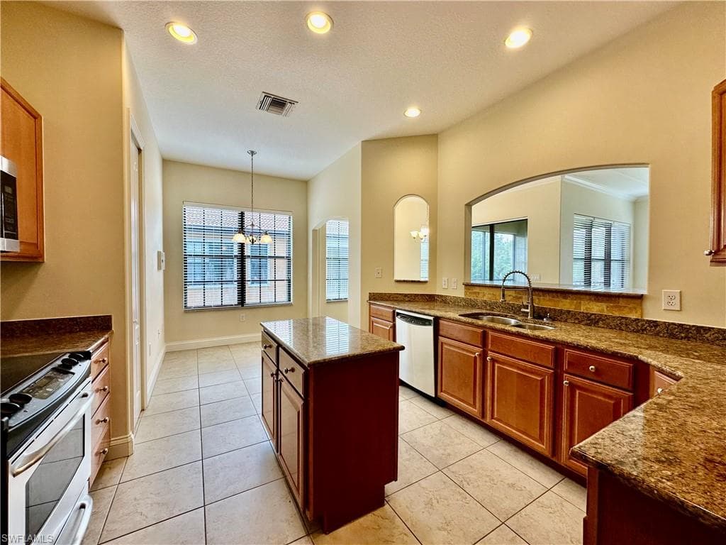 1303 Verde DR 1603-5