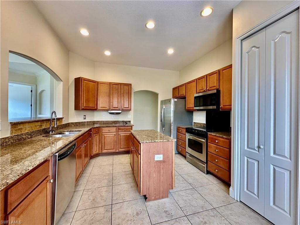 1303 Verde DR 1603-12