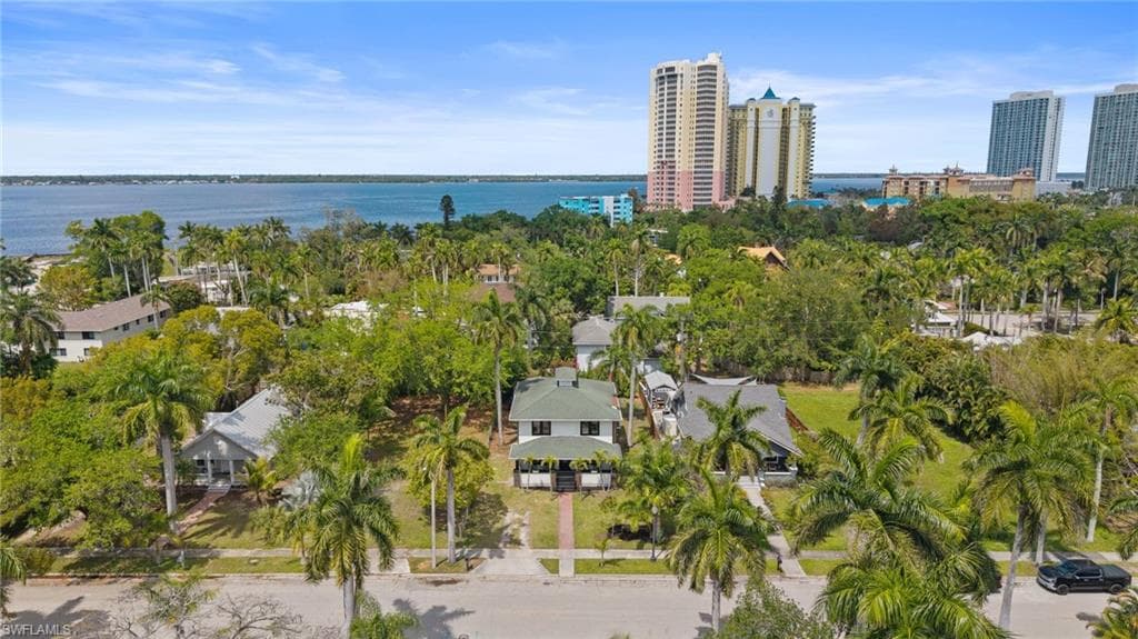 2647 Michigan AVE-46