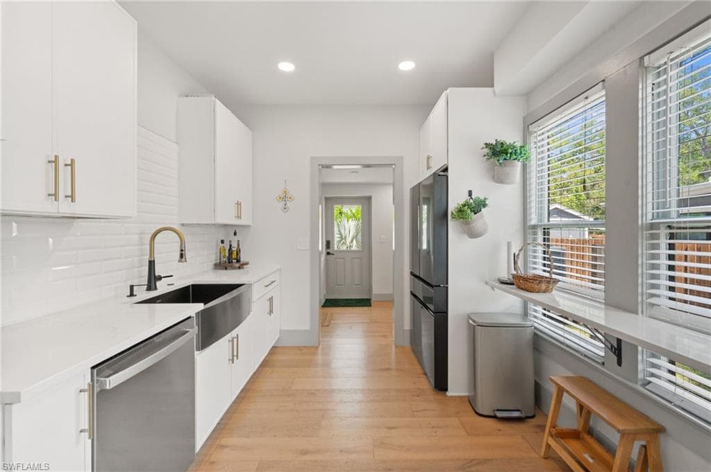 2647 Michigan AVE-15