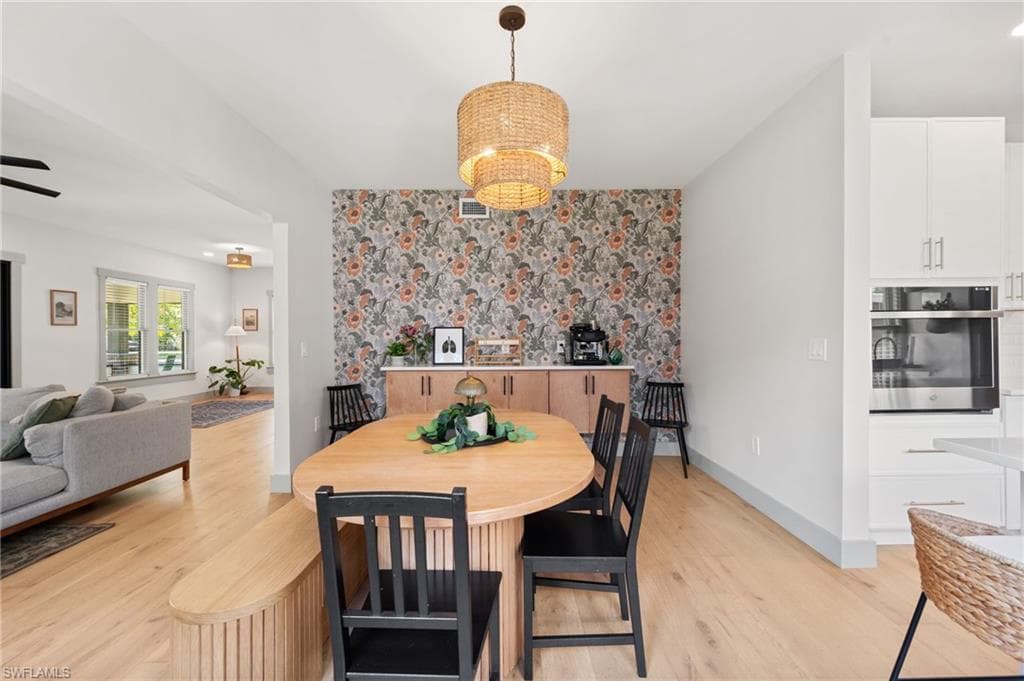 2647 Michigan AVE-11
